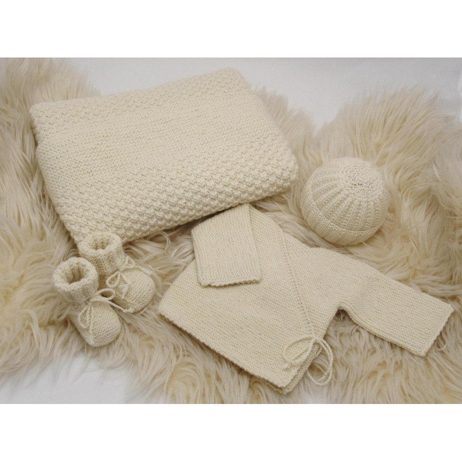 Trousseau de naissance laine ivoire Trousseau de naissance laine ivoire