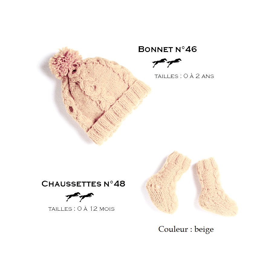 Bonnet et chaussettes beige