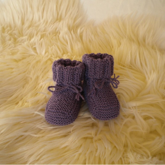 Chaussons bébé violets laine mérinos