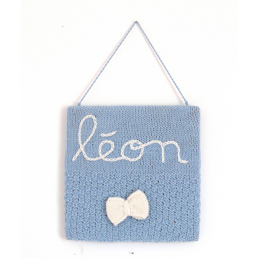 tableau personnalisable bleu clair et nœud blanc tableau personnalisable bleu clair et nœud blanc