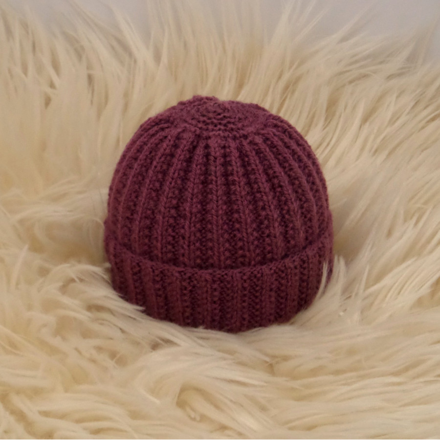 Bonnet rond bébé prune laine naturelle